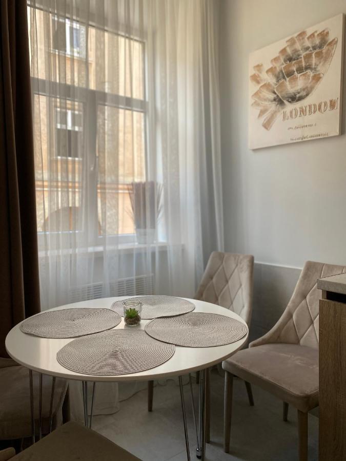 Homelike Apartment Lviv Buitenkant foto