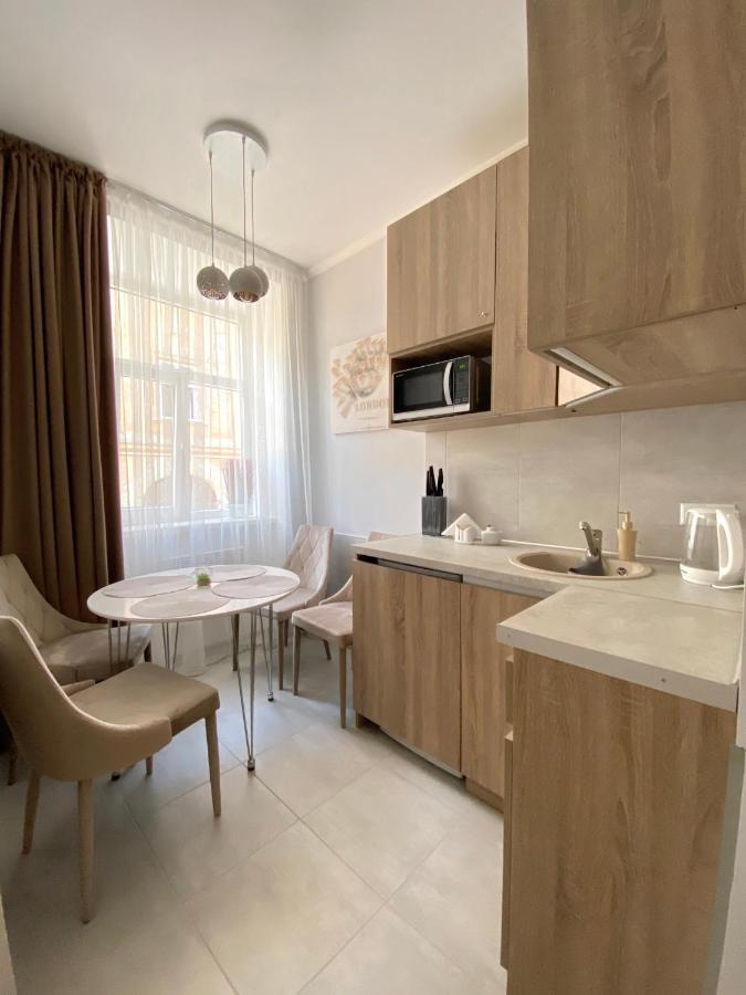 Homelike Apartment Lviv Buitenkant foto
