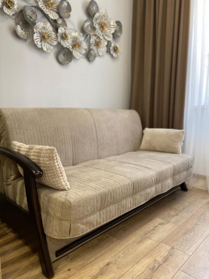 Homelike Apartment Lviv Buitenkant foto