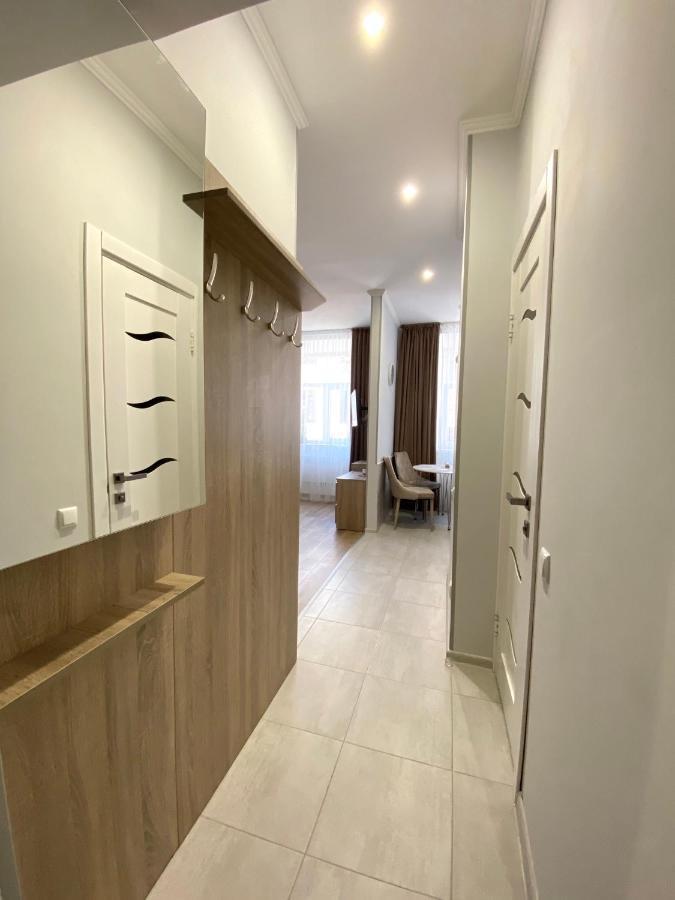 Homelike Apartment Lviv Buitenkant foto