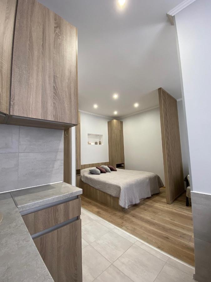 Homelike Apartment Lviv Buitenkant foto