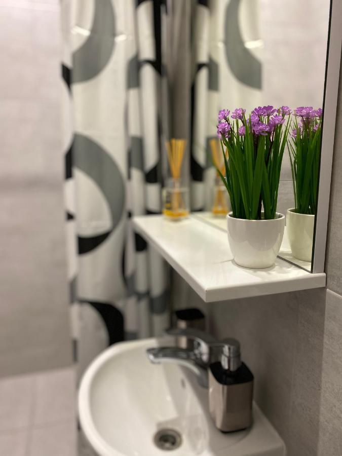 Homelike Apartment Lviv Buitenkant foto